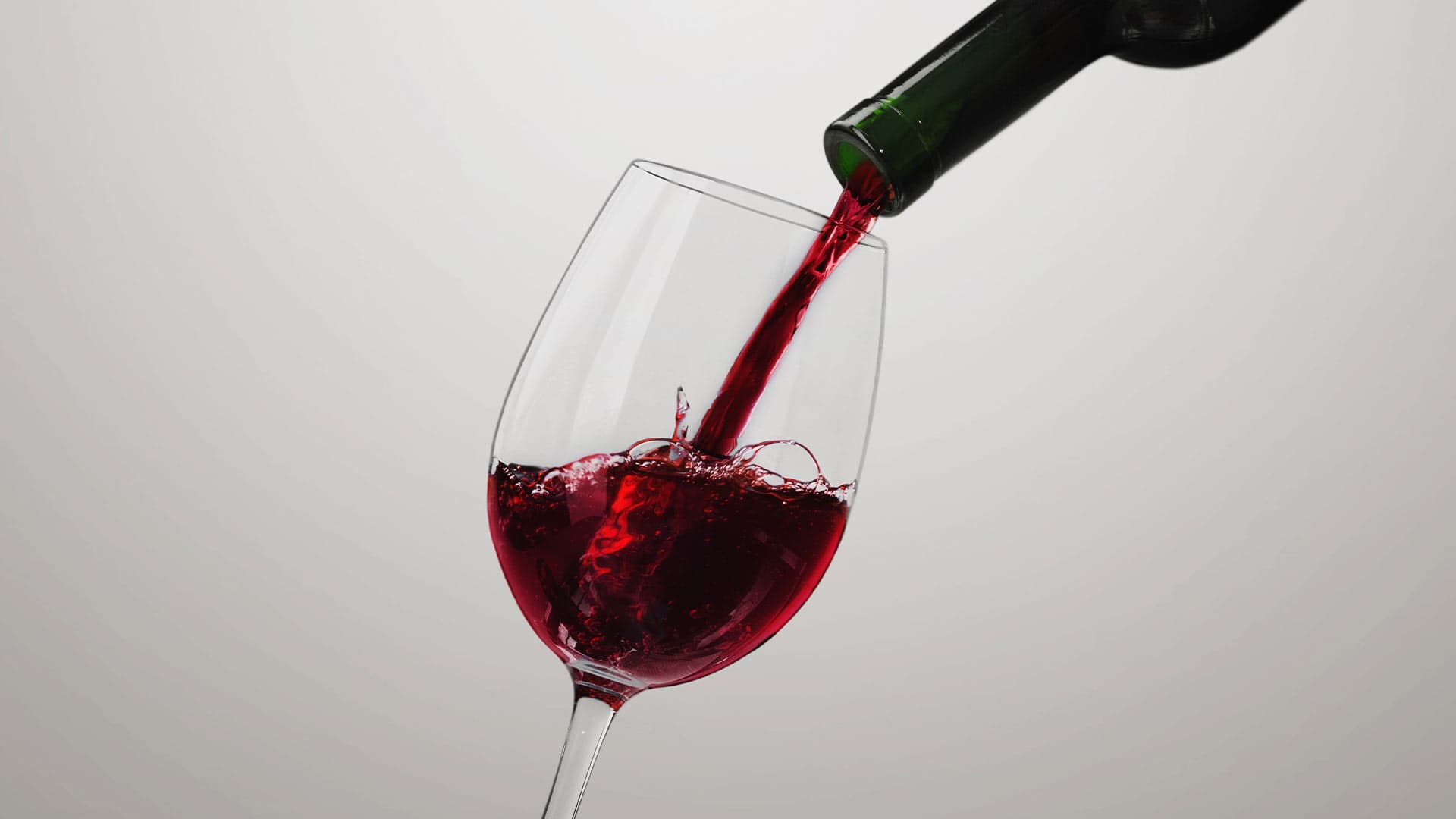 Mit sau realitate: un pahar de vin pe zi e bun pentru inimă?