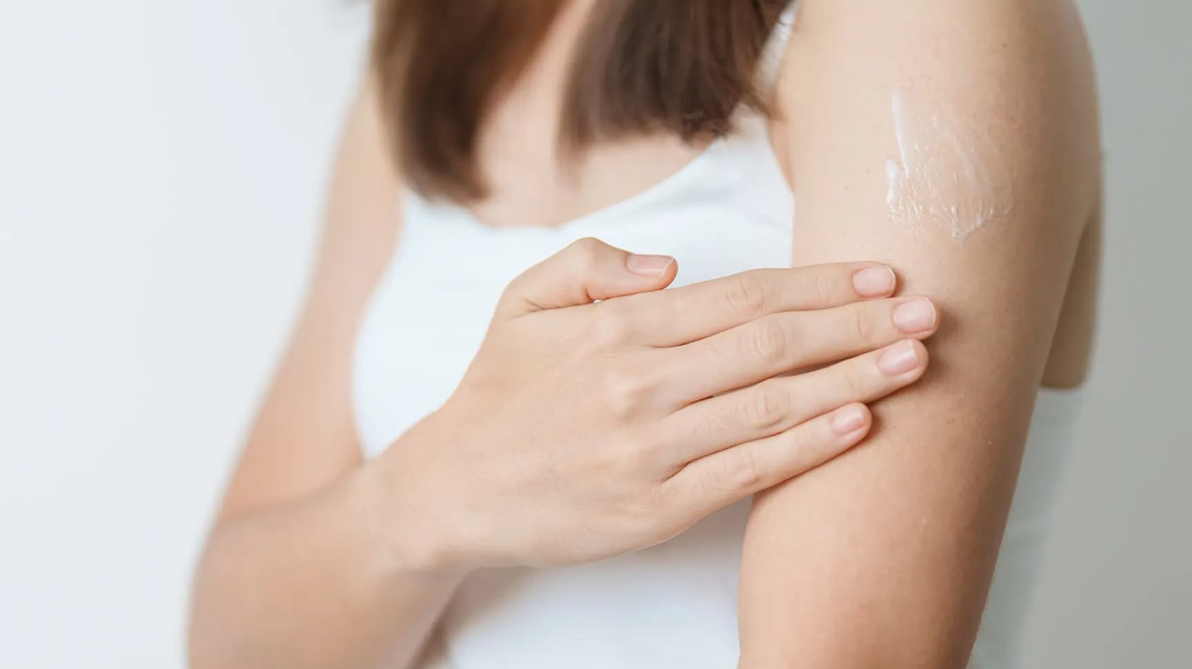 Dermatita seboreică vs. dermatita atopică: care sunt diferențele și cum le recunoști